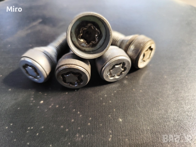 Секретни болтове оригинални за Рено RENAULT 