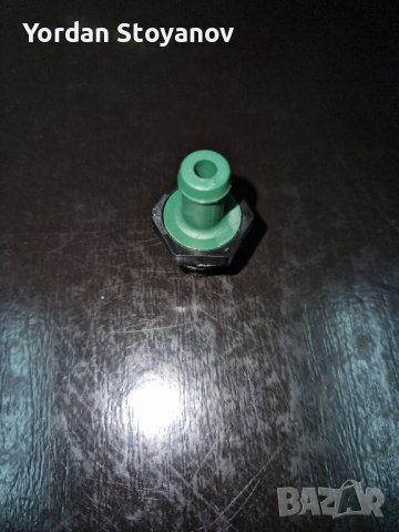 Positive crankcase ventilation PCV valve 11810 8J102, снимка 2 - Части - 44380648