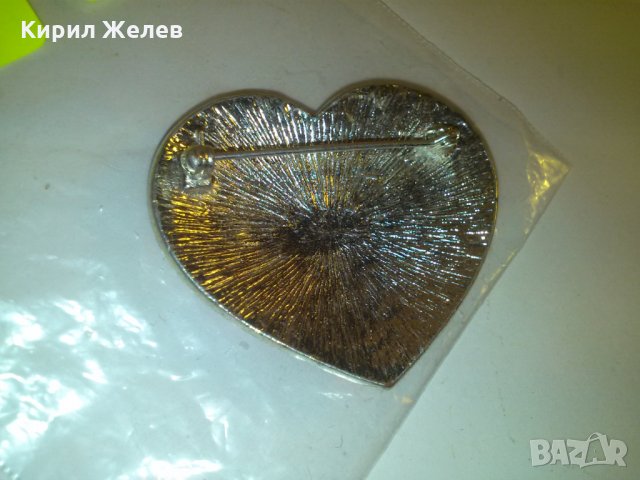 БРОШКА СЪРЦЕ с ЧЕРВЕНИ ФАСЕТ КРИСТАЛИ СРЕБРИСТА 7871, снимка 4 - Други - 29721958