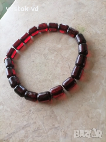 БРОЕНИЦА ЧЕРВЕН КЕХЛИБАР , снимка 3 - Други ценни предмети - 54357940