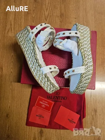 Valentino Дамски Сандали Налични 39 40, снимка 2 - Сандали - 49506193
