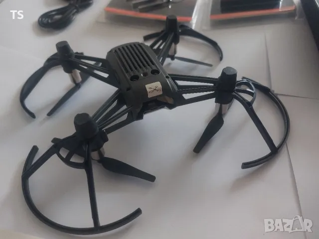 Дрон Tello комплект , снимка 4 - Дронове и аксесоари - 50346265