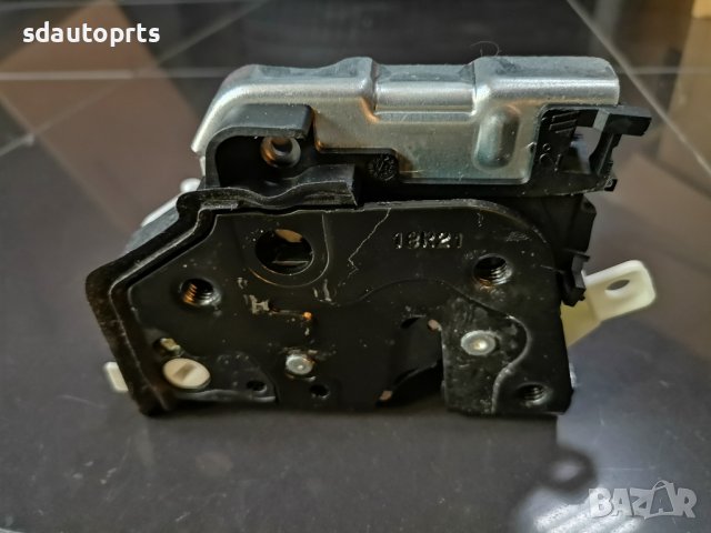 Дясна Брава 8X1837016B Audi A1 A3 A4 A5 Q2 Q5 R8 TT e-Tron RS3 RS4 RS5, снимка 4 - Части - 42890682