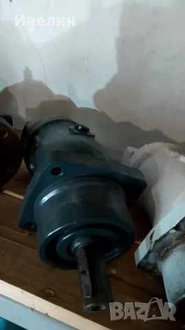 Бутални Хидро мотори 23-28-32 литрови, снимка 3 - Индустриална техника - 48550853