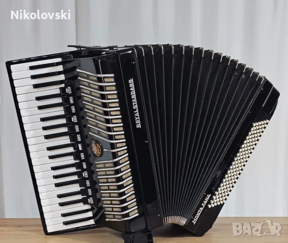 Акордеон Royalstandard Montefana