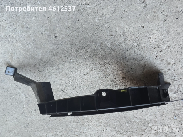 Оригинален десен държач/водач за задна броня на Фолксваген Голф 4, снимка 3 - Части - 52413958