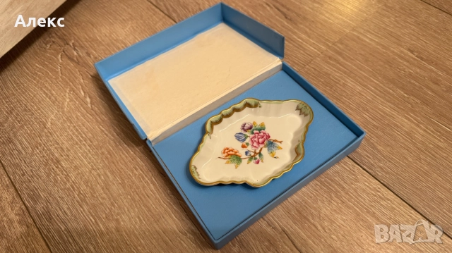 Herend Hungary Queen Victoria модел, Диамантена чиния.Нова в оригиналната си кутия!, снимка 2 - Антикварни и старинни предмети - 52682426