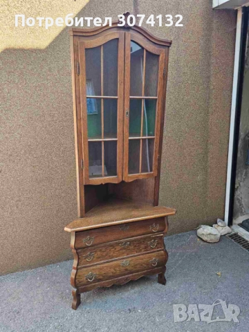 Витрина за ъгъл в стил Чипъндейл, снимка 3 - Секции и витрини - 52256037