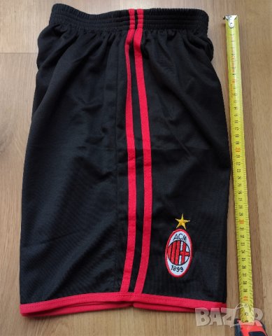 AC Milan / детски футболни шорти на Милан , снимка 3 - Детски къси панталони - 38129562