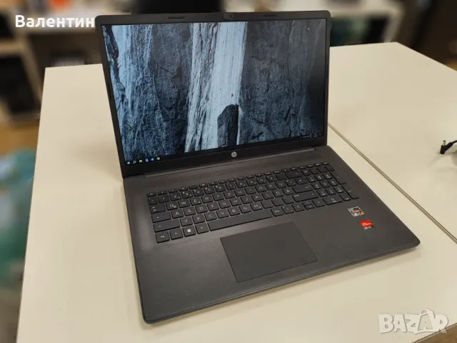 Лаптоп HP 17-cp2452ng