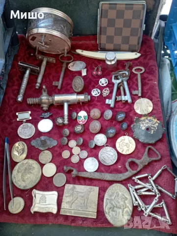 Продавам разни старинни предмети