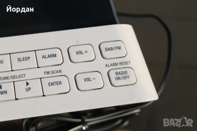 Портативно радио с часовник и аларма ''Sony XDR-c 706 DBR DAB DAB +'', снимка 12 - Радиокасетофони, транзистори - 47764705