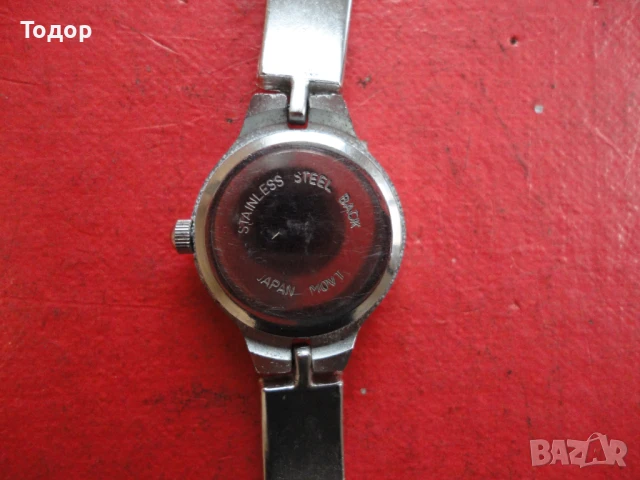 Дамски швейцарски часовник Gucci, снимка 5 - Дамски - 50459663