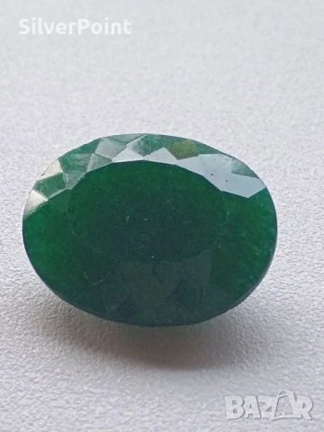 Изумруд голям с наситен цвят и документ