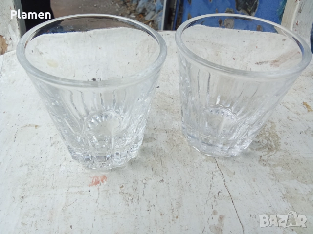 Две стъклени чаши , снимка 1