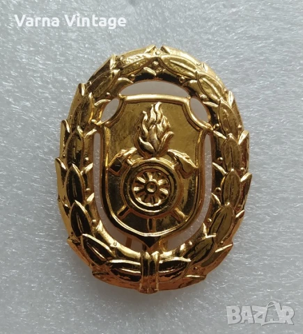 Знак за заслуги за противопожарна защита в златен цвят. Бавария, Германия до 1997г.