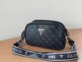 Лукс дамска чанта Guess Код 5401, снимка 3