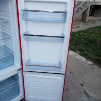 Луксозен червен хладилник ретро дизайн Amica 2 години гаранция!, снимка 3 - Хладилници - 44628773