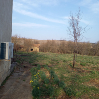 Двуетажна къща в село Добролево с голям парцел, снимка 5 - Къщи - 44688536
