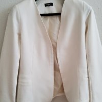 Елегантно бяло сако без ревери, снимка 1 - Сака - 37889103