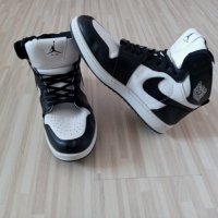 Високи кецове Nike Air Jordan 41 номер, снимка 1 - Спортни обувки - 36674196