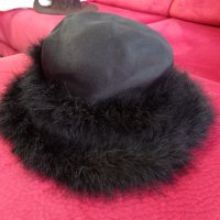 Дамска шапка, снимка 2 - Шапки - 35598383
