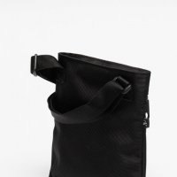 оригинална Calvin Klein black чанта нова с етикет, снимка 3 - Чанти - 34945779
