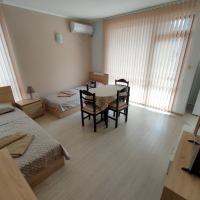Апартамент в Приморско на 50 метра от Северен плаж, снимка 2 - Почивки на море - 35161263