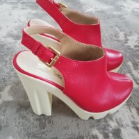Модерни дамски сандали в червен цвят. Промо цена само 39.00 лева. , снимка 4 - Дамски обувки на ток - 30208628