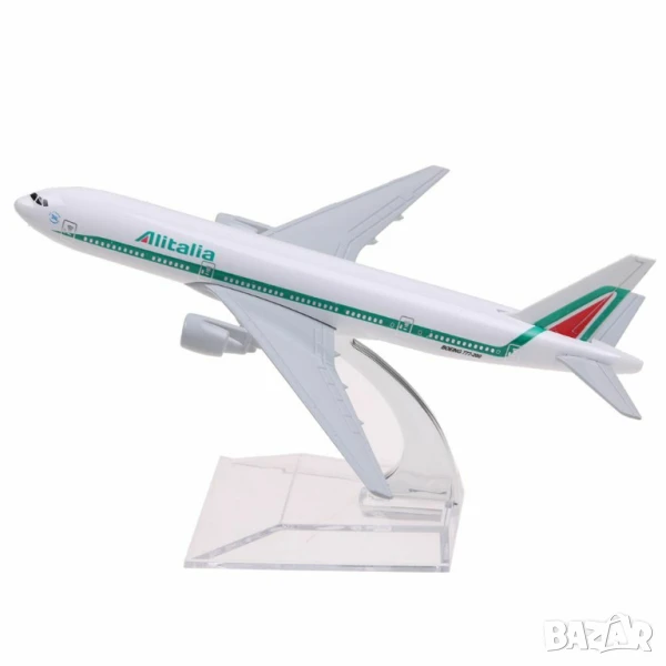 Boeing 777 самолет модел макет Alitalia авиокомпания билети , снимка 1