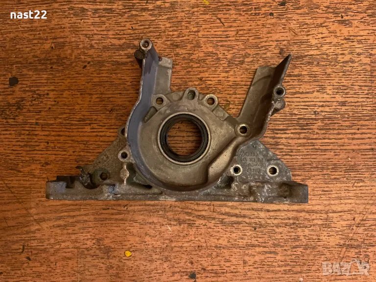 Фланец-(капак)колянов вал 1.4 тди 045 103 153 Фолксваген,Ауди,Сеат, снимка 1