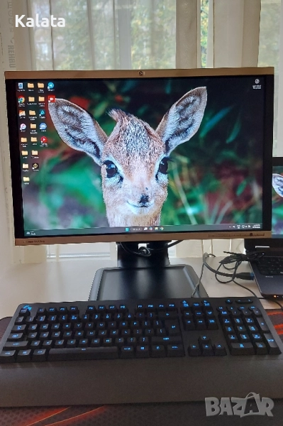 Монитор HP Compaq LA2405wg, снимка 1