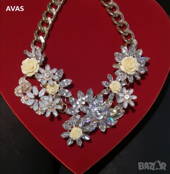 Нова огърлица с жълти и блестящи цветя, снимка 1
