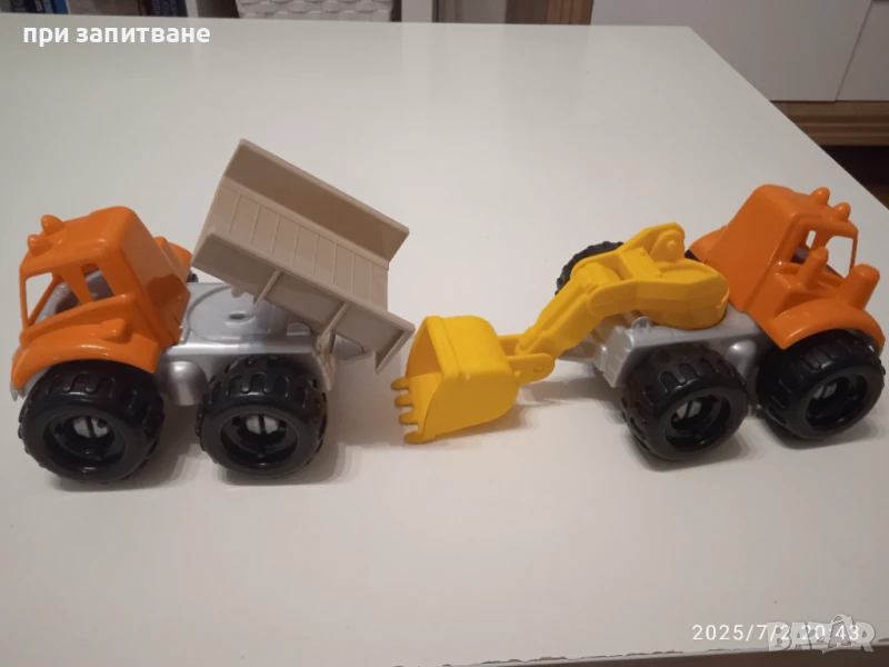  2 бр. камиончета, големи пластмасови, made in France, снимка 1
