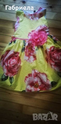 Лятна рокля на цветя , снимка 1 - Детски рокли и поли - 29622399