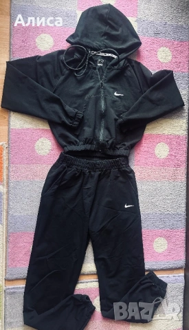Дамски екип Nike, размер “М”