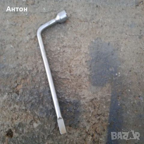 Ключ за гуми за 21 , снимка 3 - Части - 47904701