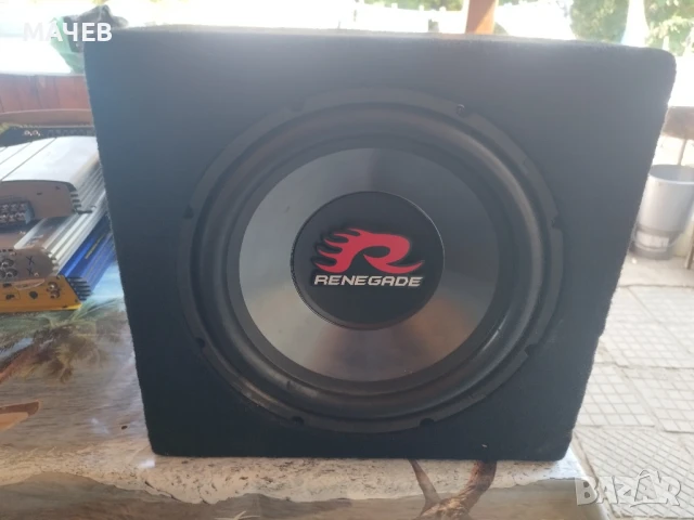 Бас каса Renegade 12 