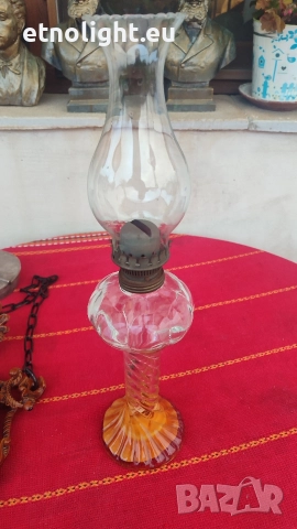 Красива старинна газена лампа с усукано стъкло , снимка 4 - Настолни лампи - 52747707