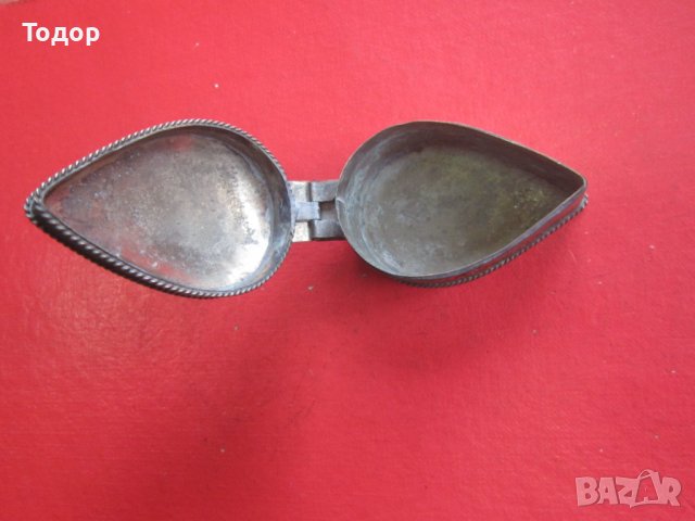 Старинна бронзова кутийка с гравюри , снимка 4 - Колекции - 36590013