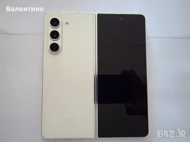 Samsung Galaxy Z Fold 5 | 12GB RAM | 256GB | Цвят Крем | Като нов!