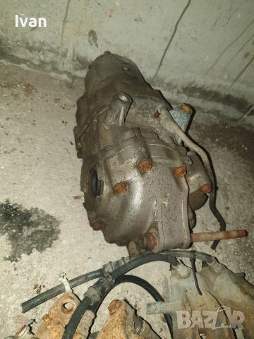 Заден деферинцял Хонда црв 2008г