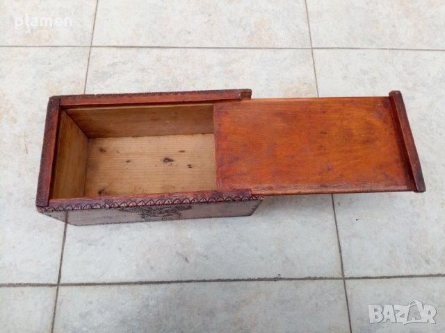 Стара дървена кутия, снимка 4 - Антикварни и старинни предмети - 31539091