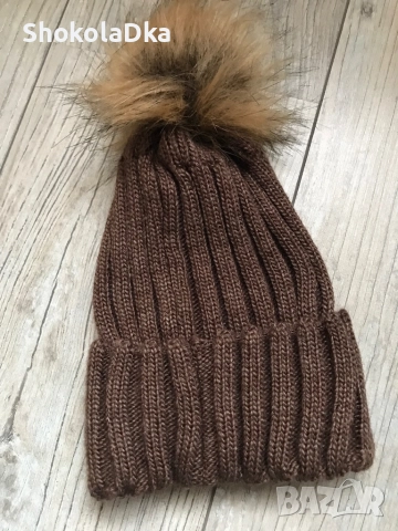 Prada вълнена шапка , снимка 3 - Шапки - 52443957