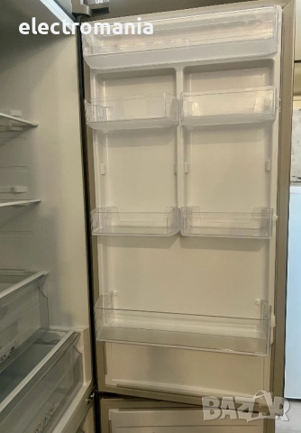 хладилник с фризер Samsung RB37J5009SA No Frost, снимка 6 - Хладилници - 53961298