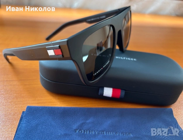 Оригинални слънчеви очила Tommy Hilfiger 