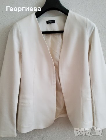 Елегантно бяло сако без ревери, снимка 1 - Сака - 37889103