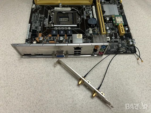 Дънна платка ASUS H81M-E с WiFi, снимка 2 - Дънни платки - 56443660