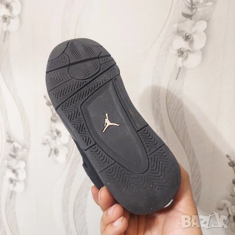 Air Jordan 4 “Black Cat” 2020 Retro номер 41, снимка 12 - Маратонки - 50567606