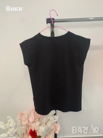 Тениска Guess 16г, но е подходяща и за S, снимка 6 - Тениски - 50738967